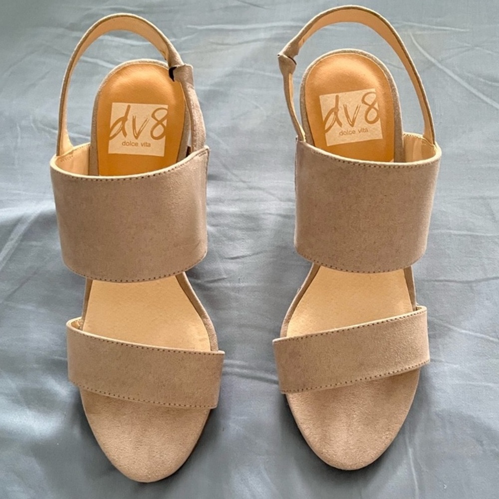 Dolce Vita DV8 tan grey beige suede wedge heel sandal size 7.5